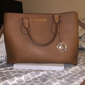 MICHAEL KORS PURSE MEDIUM